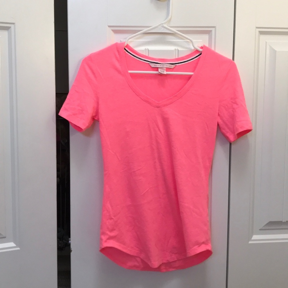 victoria secrets women’s v-neck tee NWOT